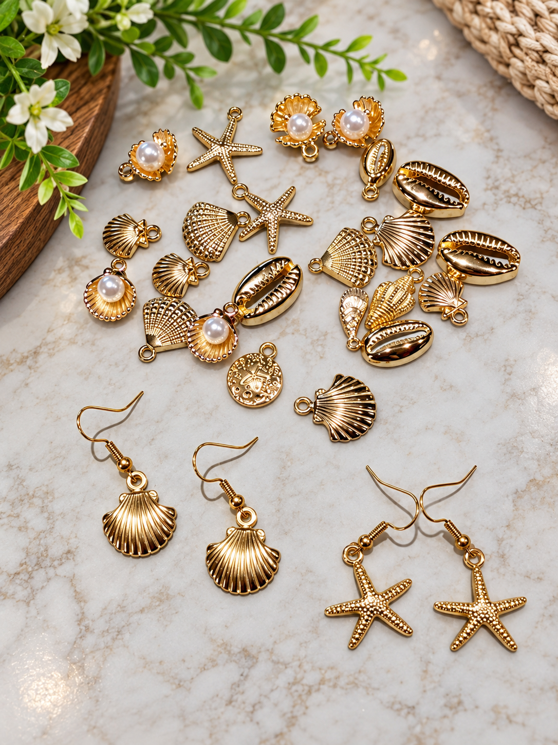 Gold Seashore Earrings details